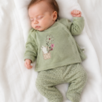 conjunto de veludo para bébé