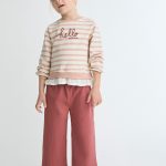 Conjunto de camisola e calças rosa