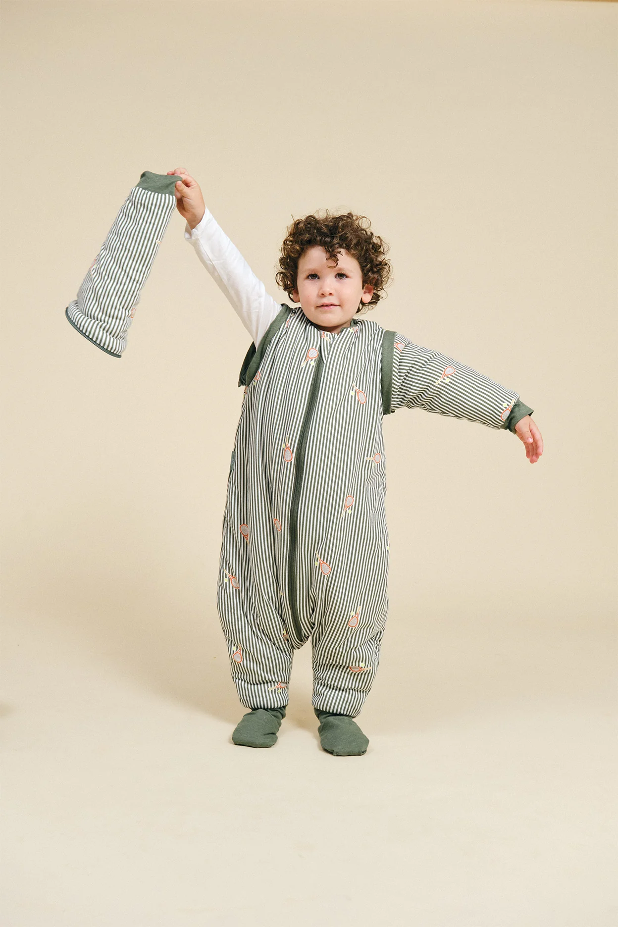 7_ef423a83-72f6-43d1-8bb6-292613b75966 Pijama-saco de dormir com mangas e meias antiderrapantes – Tennis – TOG 2.5 - Image 1